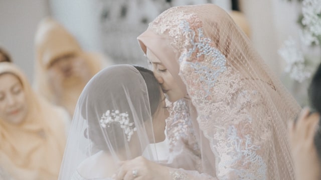 Pengajian dan siraman calon istri Raditya Dika. (Foto: Instagram/@aldiphoto)