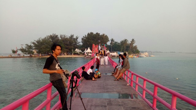 Pengunjung Pulau Tidung (Foto: Amanaturrosyidah/kumparan)
