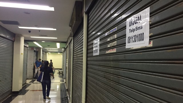 Puluhan toko di Harco Mangga tutup (Foto: Abdul Latif/kumparan)