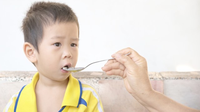 Anak makan. (Foto: Thinkstock)