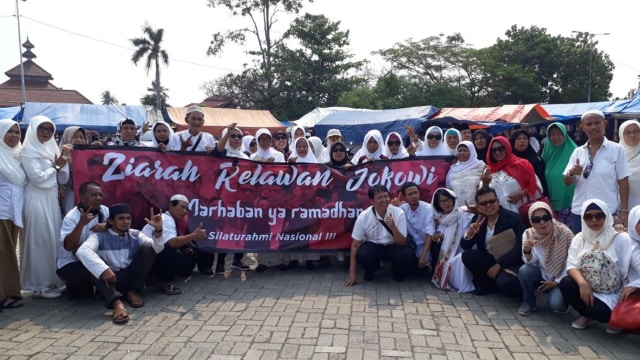 Relawan Jokowi ziarah ke Banten. (Foto: dok. Relawan Jokowi)