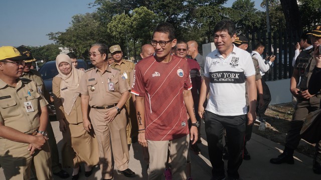 Sandiaga Uno tiba di Lapangan Banteng (Foto: Fanny Kusumawardhani/kumparan)