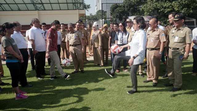 Sri Mulyani dan Sandiaga Uno di Lapangan Banteng. (Foto: Fanny Kusumawardhani/kumparan)