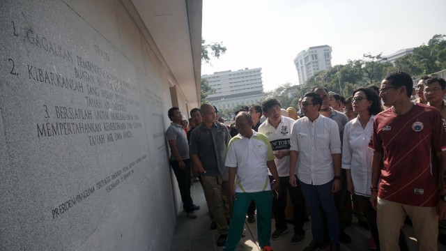 Sri Mulyani dan Sandiaga Uno di Lapangan Banteng. (Foto: Fanny Kusumawardhani/kumparan)