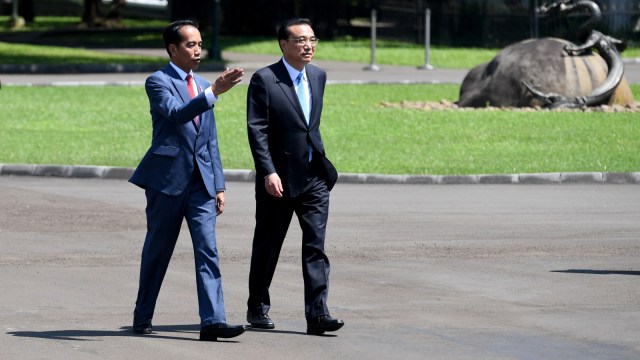 Presiden Jokowi dan PM China Li di Istana Bogor. (Foto: Antara/Puspa Perwitasari)