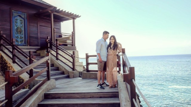 Shandy Aulia dan suami. (Foto: Instagram @shandyaulia)