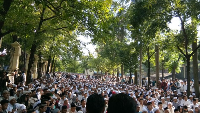 Aksi massa HTI di depan PTUN. (Foto: Dok. HTI)