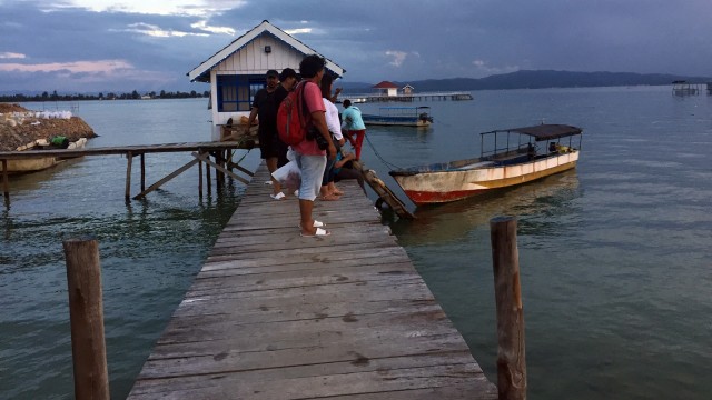 Dermaga utama masuk Pulau Bokori. (Foto: Ema Fitriyani/kumparan)
