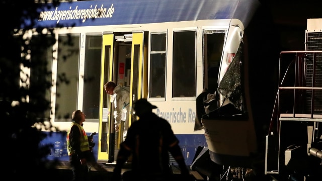 Kecelakaan kereta di Jerman. (Foto: Reuters/Michael Dalder)