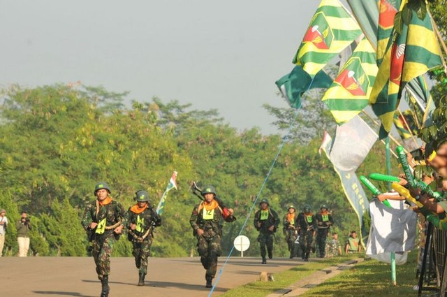 Pangkostrad Beri Semangat Kontingen Kostrad  Pada Lomba HTF Tontangkas TNI AD 2018 (1)