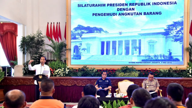 Jokowi, Sopir Truk dan Nelayan. (Foto: dok. Biro Pers Setpres)