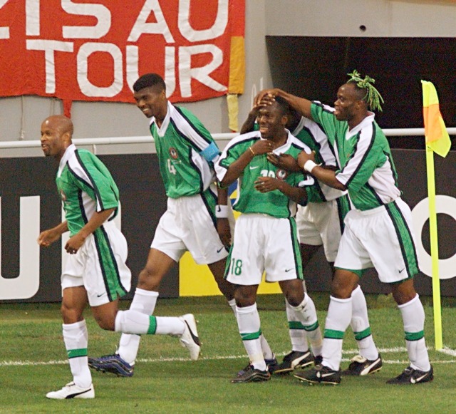 Timnas Nigeria di Piala Dunia 1998 (Foto: JEAN-PIERRE MULLER / AFP)