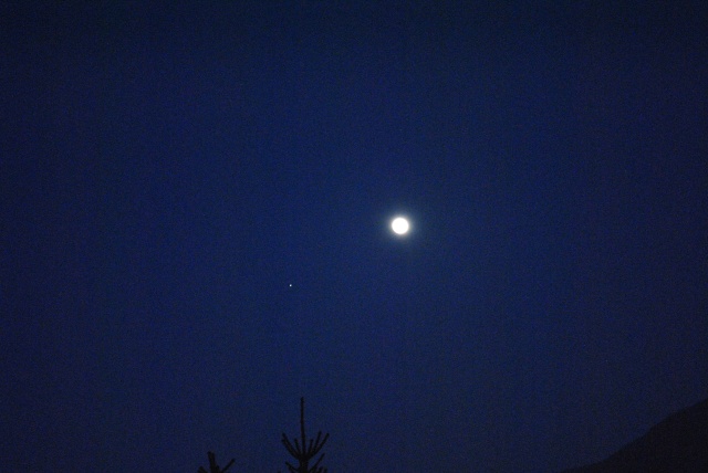 Malam Ini Purnama Jupiter, Bisa Terlihat Jelas dari Indonesia | kumparan.com