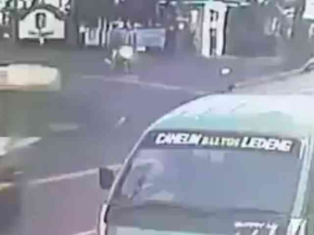 Video Kecelakaan Hebat di Tikungan Cipaku UPI Bandung, 1 Orang Tewas Ditempat