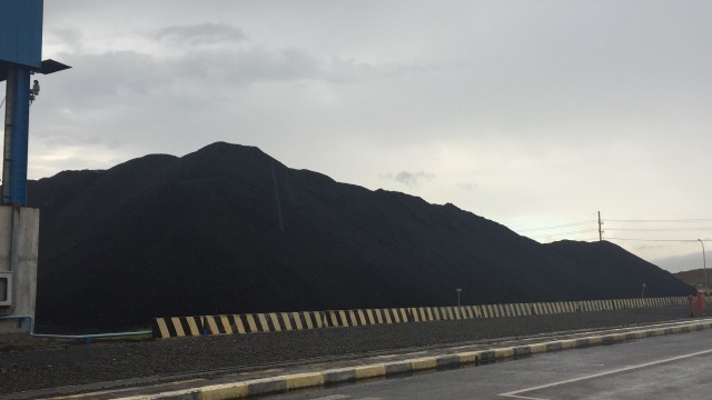 Pasokan batubara untuk PLTU Antam di Pomalaa (Foto: Ema Fitriyani/kumparan)