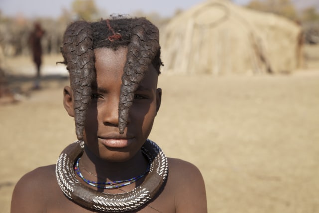 Anak laki-laki suku Himba (Foto: Flickr/sam simister)