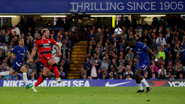 Laga Chelsea vs Huddersfield. (Foto: REUTERS/Hannah McKay)