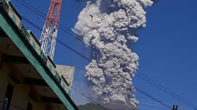 Gunung Merapi mengeluarkan asap (Foto: Istimewa)