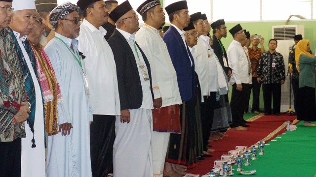 Jokowi di Kantor PB Al Khairiyah, Citangkil. (Foto: Yudhistira Amran Saleh/kumparan)