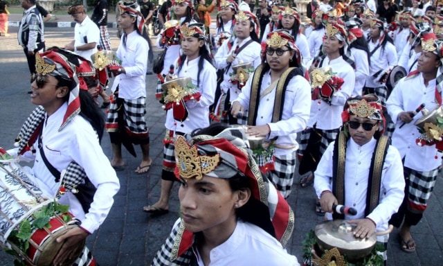 Foto: Meriahnya Parade Bleganjur Kota Denpasar (2)