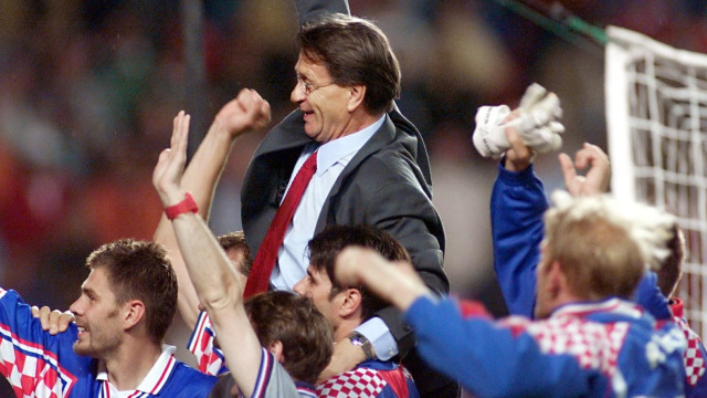 Blazevic dan pasukannya di Piala Dunia 1998. (Foto: PATRICK HERTZOG / AFP)