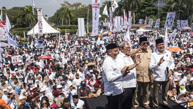 Kampanye akbar Sudrajat - Ahmad Syaikhu (Foto: Antara/M Agung Rajasa)