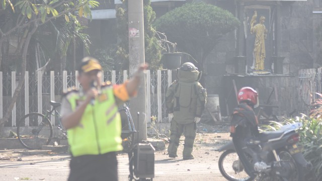 Ledakan bom di Surabaya. (Foto: ANTARA FOTO/M Risyal Hidayat)