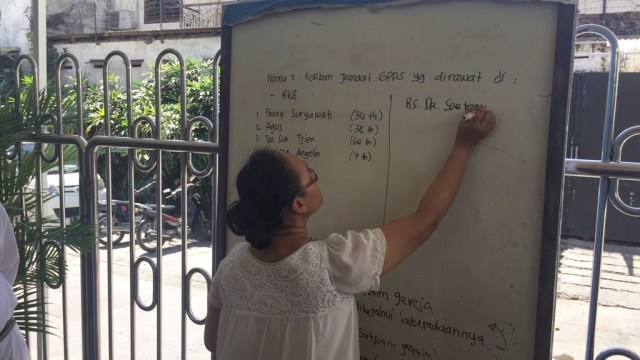 Relawan Lintas Agama Bergerak Bantu Korban Bom Surabaya