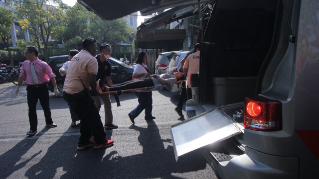 Korban ledakan bom di Surabaya (Foto: Antara/Didik Suhartono)