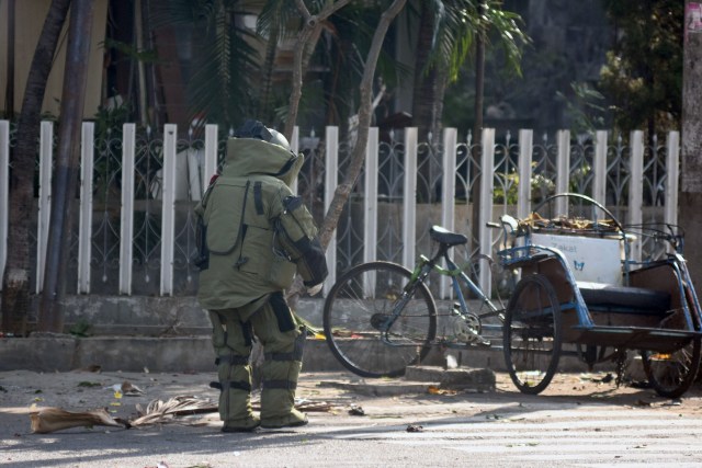 Pengamanan ledakan bom di Surabaya. (Foto: Antara/M Risyal Hidayat)