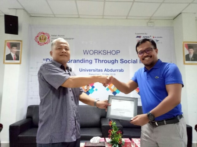 IKA UNPAD Riau Taja Workshop Digital Branding, Waspadai Kekosongan Humanism