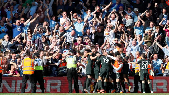 City rebut 100 poin di Premier League. (Foto: REUTERS/David Klein)