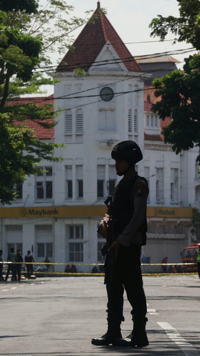 Penjagaan sekitar Polrestabes (Foto: Jamal Ramdhan/kumparan)