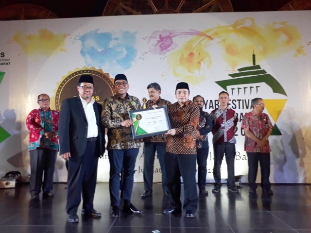 Inisiatif Zakat Indonesia Raih Penghargaan LAZ Terbaik 2018
