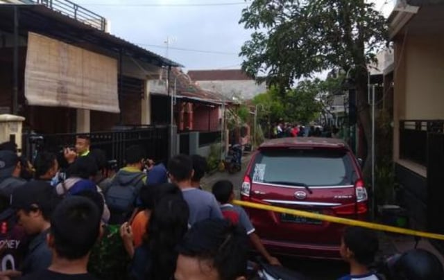 Densus 88 Geledah Rumah Terduga Teroris di Malang