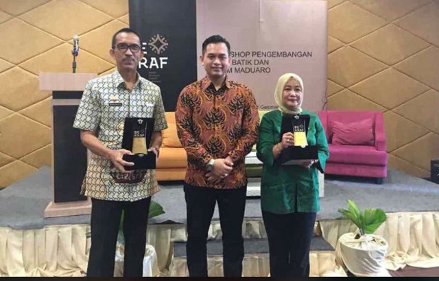 BEKRAF Mengembangkan Motif Batik dan Sulam Lampung