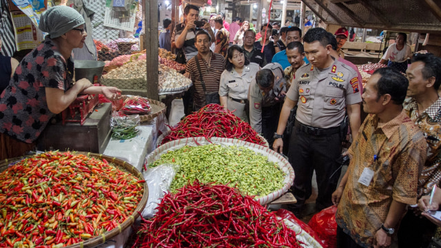 Sidak harga sembako jelang Ramadhan (Foto: ANTARA FOTO/Mohammad Ayudha)
