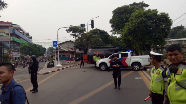 Suasana lokasi penemuan dugaan bom Palmerah. (Foto: Fahrian Saleh/kumparan)