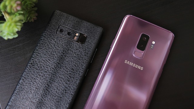 Samsung Galaxy S9+ vs Galaxy Note8 (Foto: Putu Reza)