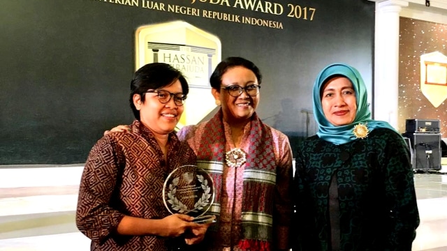 Siti Ruhaini Dzuhayatin (kanan). (Foto: Instagram/@dzuhayatin)