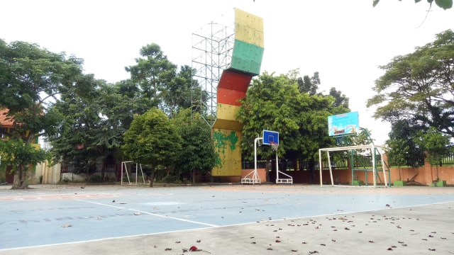 Sekolah dari anak bomber Mapolres Surabaya. (Foto: Ardhana Pragota/kumparan)