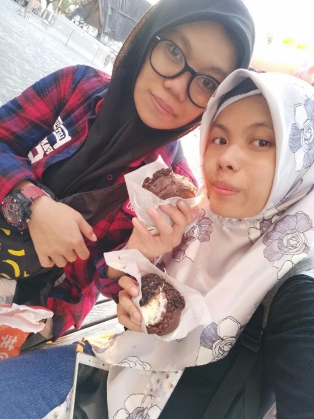 Catatan Tentang Sahabat