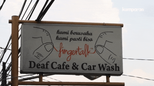 Deaf Cafe & Car Wash Fingertalk, Tunarungu. (Foto: Jafrianto/kumparan)