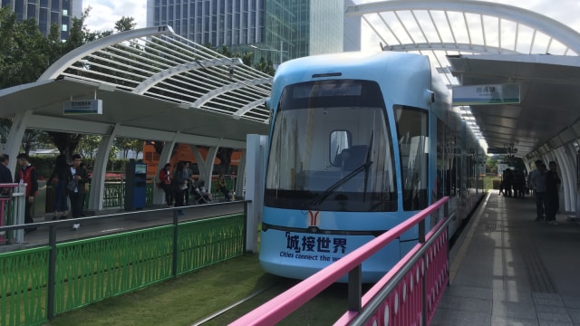 Tram di Kota Guangzhou China. (Foto: Feby Dwi Sutianto/kumparan)