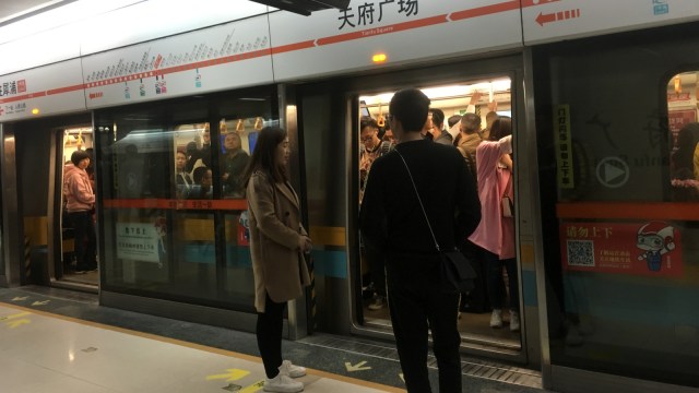 Metro Subway di Kota Chengdu China. (Foto: Feby Dwi Sutianto/kumparan)