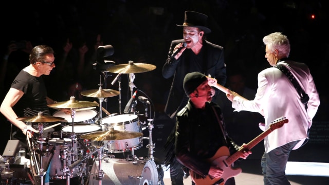 Konser Band U2 di California (Foto: REUTERS/Mario Anzuoni)