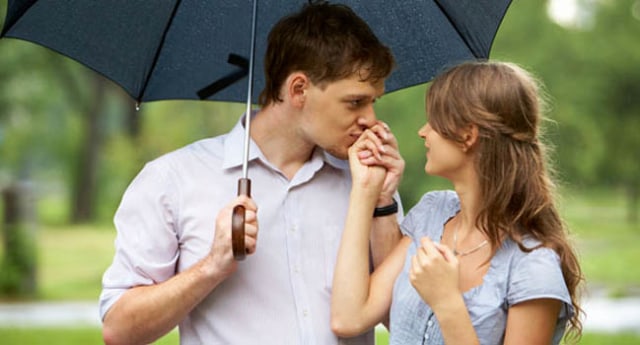 Suami Istri Bisa Tetap Romantis Di Bulan Ramadhan Ini Dia Tipsnya Kumparan Com Suami Istri Bisa Tetap Romantis Di Bulan Ramadhan Ini Dia Tipsnya Kumparan Com