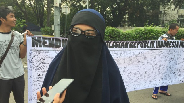Lina, peserta aksi tolak terorisme PB PMII (Foto: Rafyq Panjaitan/kumparan)