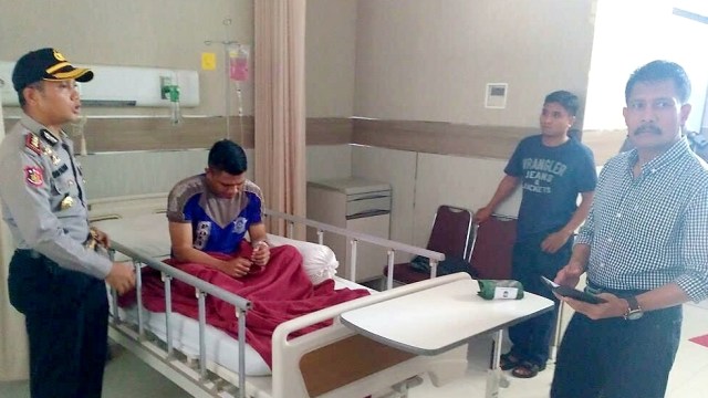 Briptu Syaifullah dirawat di rumah sakit. (Foto: Dok. Humas Polda Sulsel)