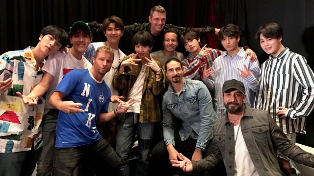 BTS dan Backstreet Boys. (Foto: Twitter/@backstreetboys)